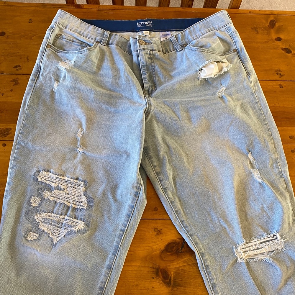Terra & Sky distressed Jeans